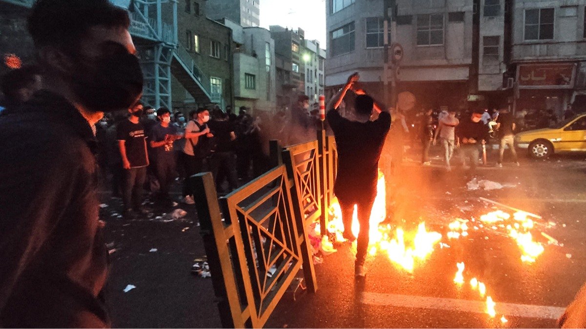 Протесты в Иране забиты