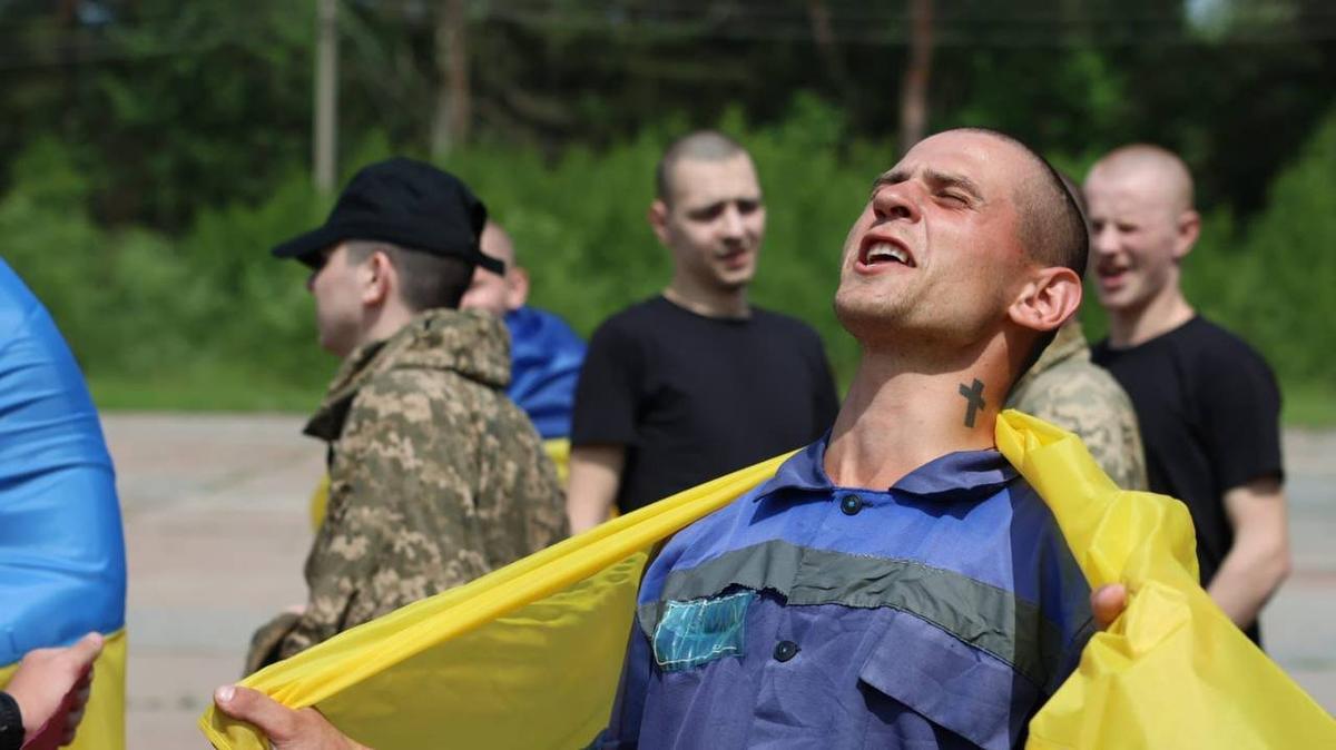 A former prisoner of war expresses joy on returning home from Russian captivity, 9 June 2025. Photo: Volodymyr Zelensky, Telegram