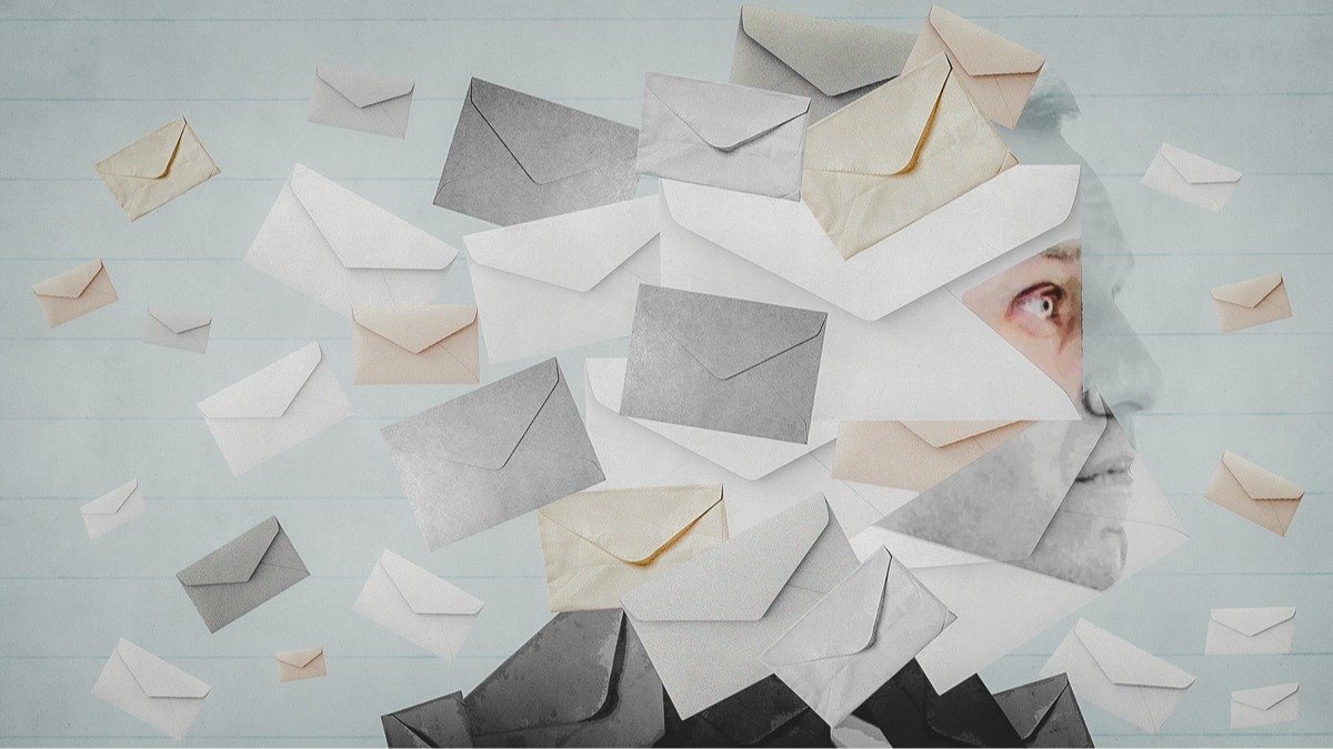 «Почему я читаю твое письмо о том, что мое письмо может стать последним, и не вижу на нем твоих слез?»