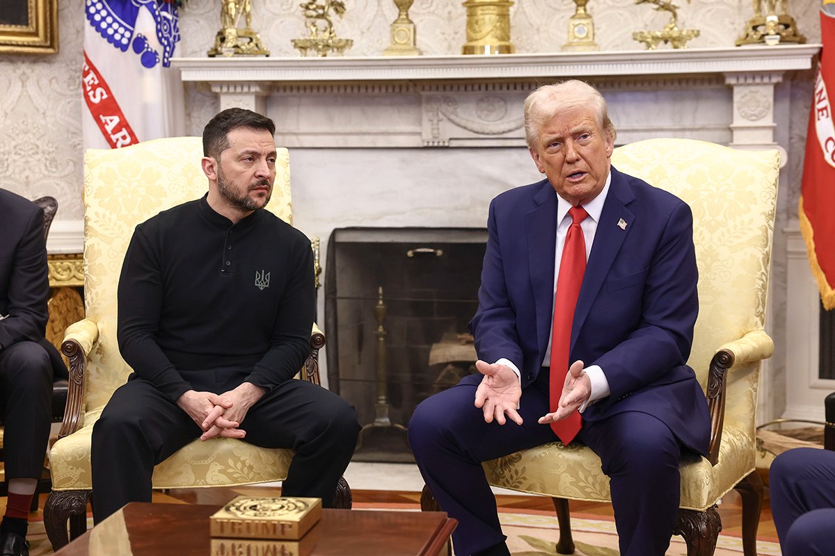 Президент США Дональд Трамп и президент Украины Владимир Зеленский в Овальном кабинете Белого дома в Вашингтоне, округ Колумбия, США, 28 февраля 2025 года. Фото: Jim Lo Scalzo / EPA-EFE